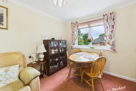 CAM03852G0-PR0312-STILL005