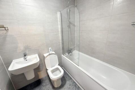 Landmark Waterfront West - Bathroom