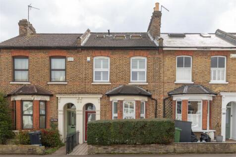 Maybank Road, E18