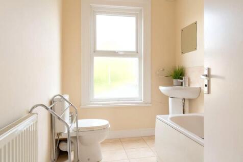 Courtenay Street, Cheltenham, Gloucestershire, GL50 photo 3