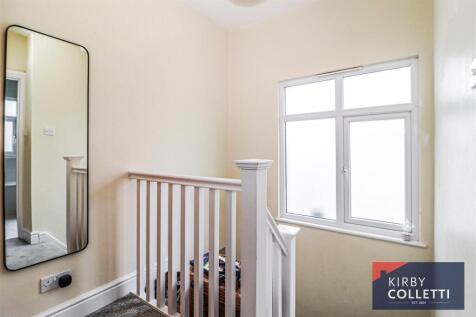 FIRST FLOOR LANDING