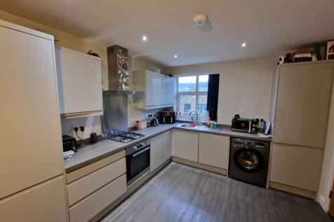 Longfield Court, Linthwaite, HD7 photo 4