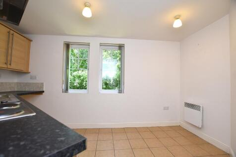 22 Lambourne Court, Gwersyllt, Wrexham LL11 4FD photo 5