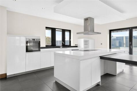 Warmfield Lane, Warmfield, Wakefield, West Yorkshire, WF1 photo 4
