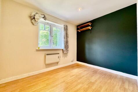 Ivanhoe House, Farley Hill, Luton photo 3