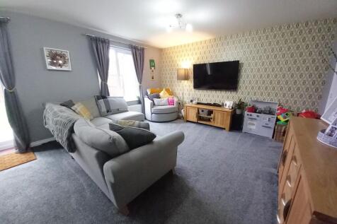 LOUNGE &amp; DINING ROOM