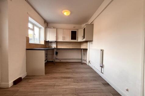Newman Grove, Rugeley, WS15 1BW photo 5