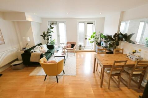 LIVING/KITCHEN/DINING ROOM