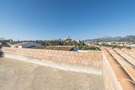 TOWNHOUSE IN CAMPANET WITH UNIQUE VIEWS