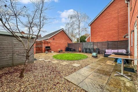 Lovely Enclosed Garden 653