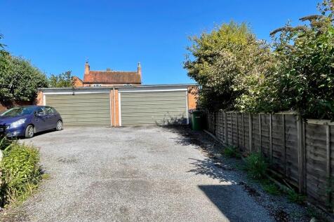 Double Garage 