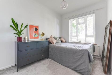 Bedroom - Dining Roo