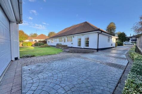 Driveway and reargarden