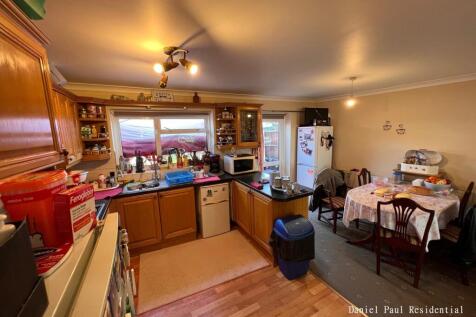 The Warren, Hounslow photo 4