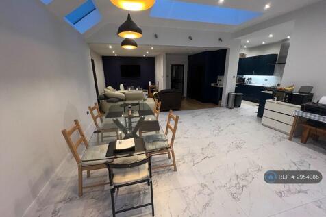 Living Room/Dining Room