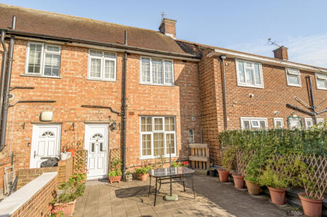 Shepperton, TW17 - property photo