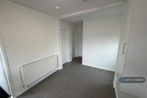 Carlos Place, Newcastle, ST5 photo 5