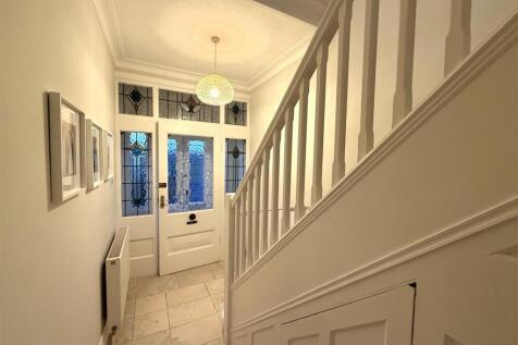 Entrance Hall 1.jpg