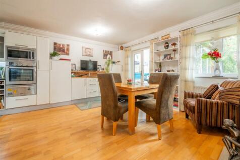 Live In Dining Kitchen