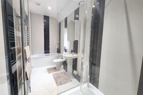 Family Bath/Shower Room