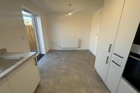 FENNEL WAY, OVERSTONE - NN6 photo 3