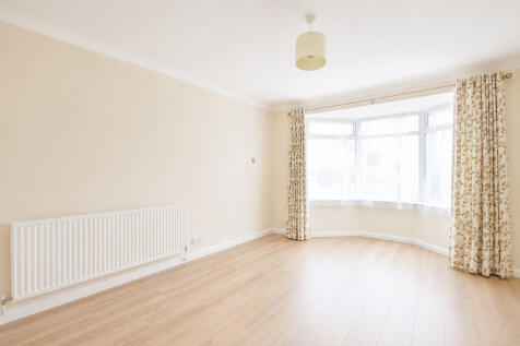 Living Room - Ang...