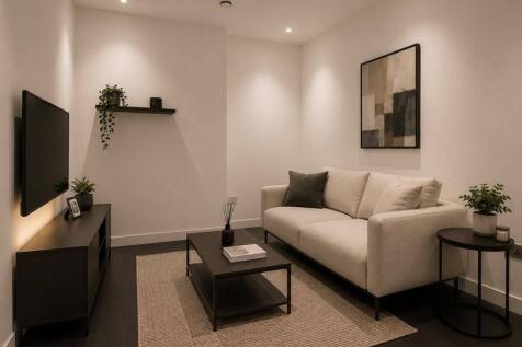 2 bed flat to rent Taunton Avenue, London SW20