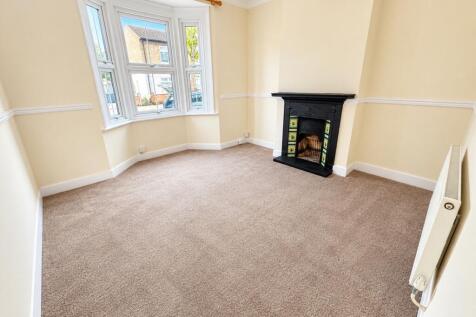 Malvern Road, Hornchurch, RM11 photo 3