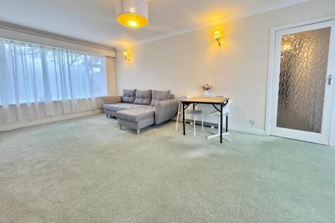 Living/Dining Area