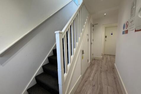 Brookfield Lane East, Waltham Cross, Hertfordshire, EN8 photo 3