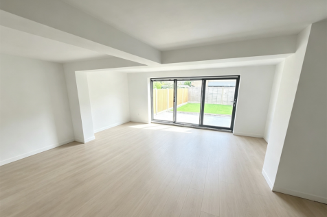 Lounge / Kitchen