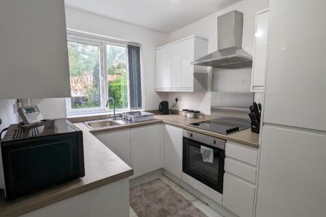Woodnook Drive, Leeds, West Yorkshire, LS16 photo 5
