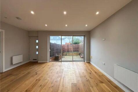 Sandy Lane North, WALLINGTON, Surrey, SM6 photo 3