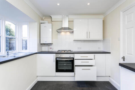 Lombardy Rise, Waterlooville, PO7 photo 4
