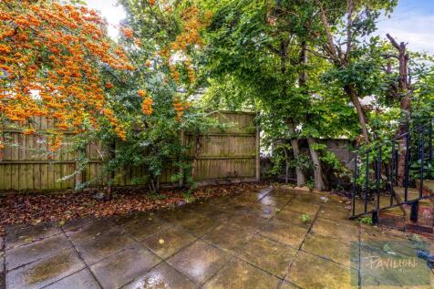 Roundhill Crescent, 4-011.JPG