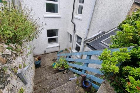 27 High St - Garden 5.jpeg