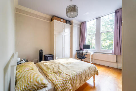 Top Floor Flat, Chesterford Gardens photo 4