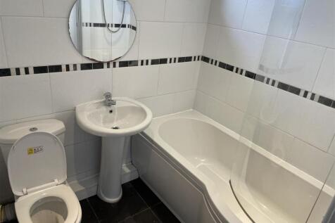 Cinnamon Court, Penwortham, Preston photo 5