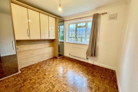 Mardon, Pinner, Middlesex, HA5 photo 3