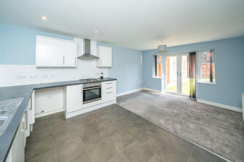 COMBINED LOUNGE &amp; KITCHEN