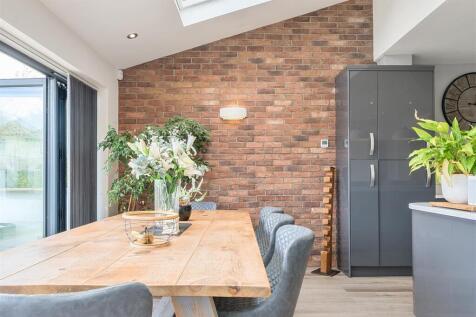 Open Plan Kitchen / Dining / Living Room