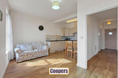 Open plan lounge/dining kitchen