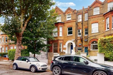 2-bed house on Brondesbury Villas, London, NW6, £2,650/mo