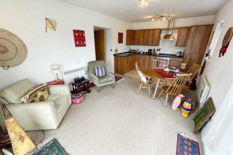 Lounge / Kitchen