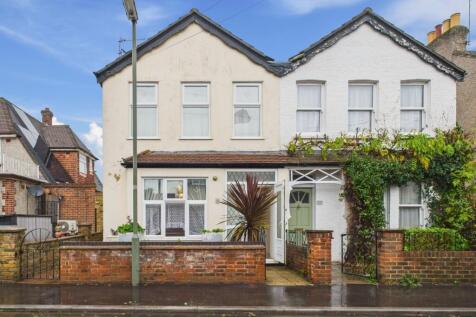 Ashford, TW15 - property photo