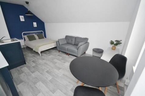 Studio flat on North Road, West Bridgford, NG2, £671/mo