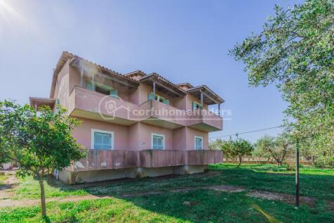 side torwrdas the sea