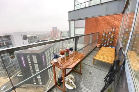 2-bed flat on West Point Wellington Street City Centre LS1 4JU, £1,200/mo