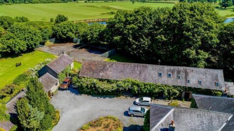 CONVERTED BARN &amp; POOL