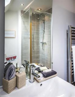 Stamford - Bathroom.jpg